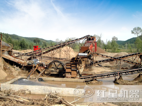 鏈?zhǔn)捷斔蜋C(jī)工作現(xiàn)場(chǎng)