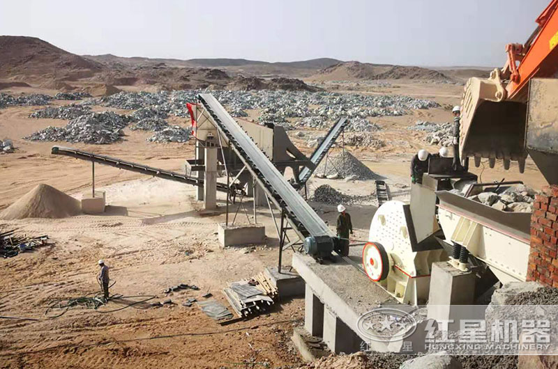 山東客戶錘式破碎機工作現(xiàn)場