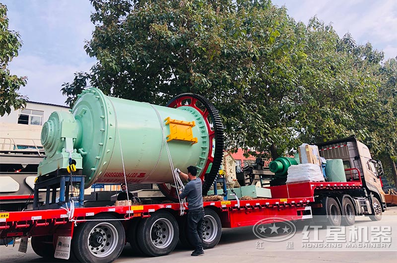 球磨機(jī)選礦設(shè)備發(fā)貨現(xiàn)場