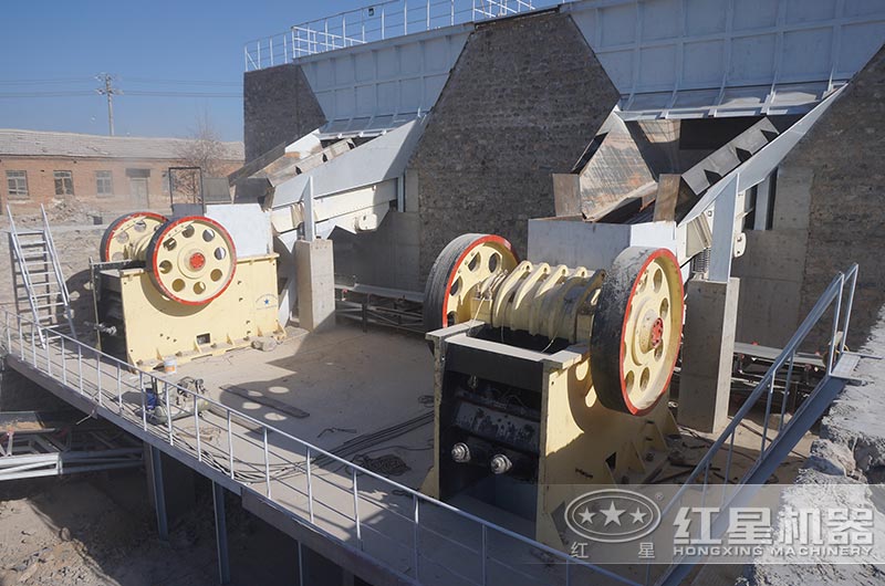 大型破石機(jī)時(shí)產(chǎn)量多少噸？多少錢？