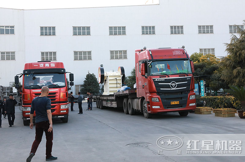 設備裝車發(fā)貨現(xiàn)場