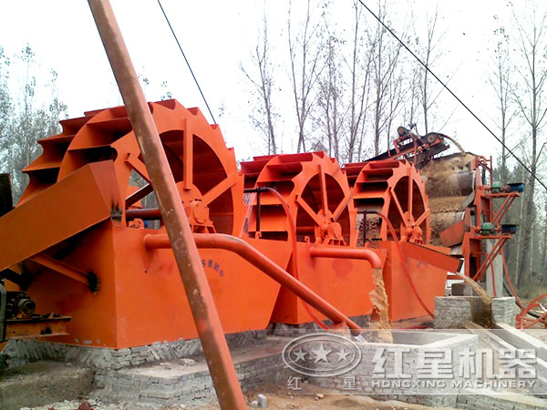 輪斗式洗砂機作業(yè)現場