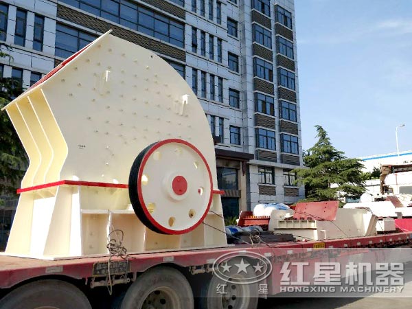 設備裝車發(fā)貨中