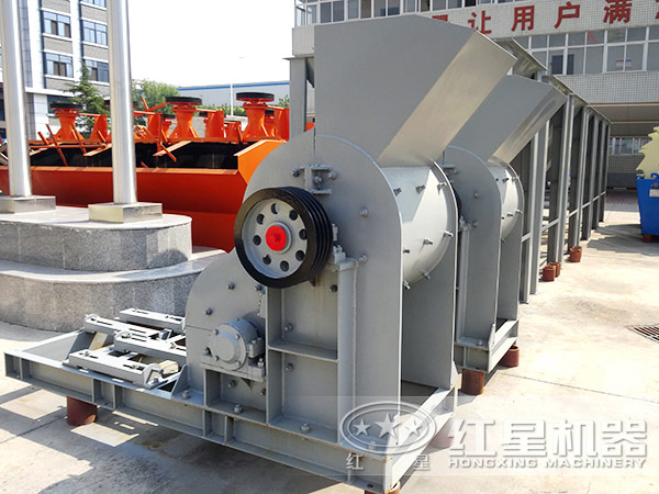 大塊煤怎么弄碎？無篩底雙級(jí)粉碎機(jī)來幫忙