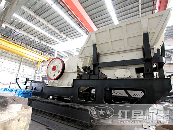 履帶移動顎式破碎石子機(jī)