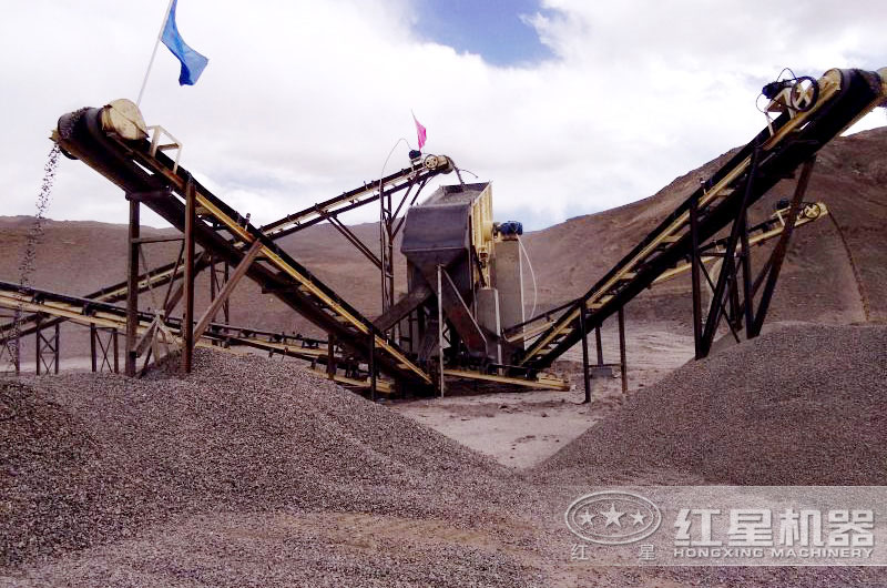 碎石破碎機(jī)生產(chǎn)線(xiàn)一天產(chǎn)量是多少？有沒(méi)有現(xiàn)場(chǎng)生產(chǎn)視頻？