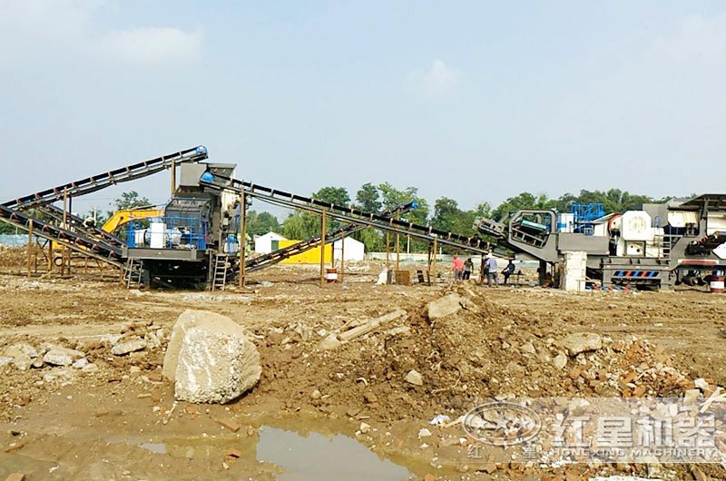 移動小顎破機搭配移動反擊破生產(chǎn)現(xiàn)場