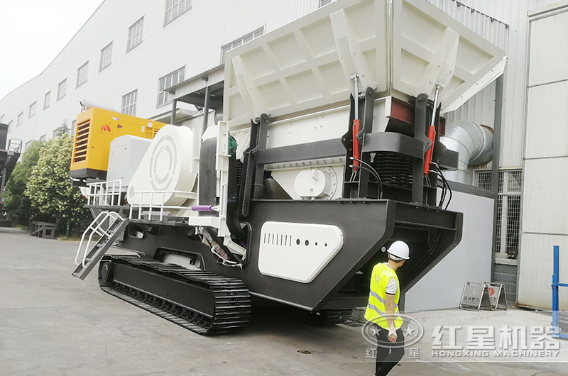 山東的柯先生來廠認(rèn)真考察石料廠破碎設(shè)備