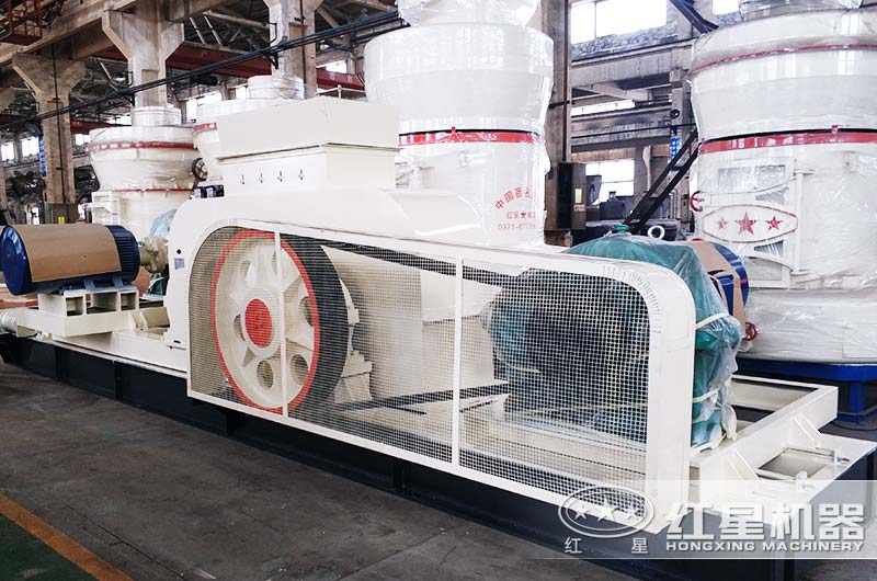 河南紅星對輥破碎機(jī)廠家車間一角