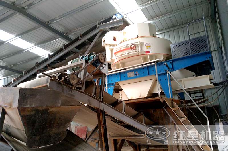 河石碎沙機(jī)多少錢？生產(chǎn)出來的人工沙與河沙有什么區(qū)別？