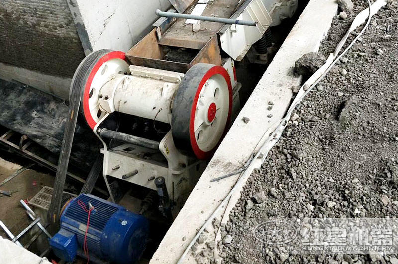 10萬內(nèi)破碎石頭機(jī)生產(chǎn)現(xiàn)場(chǎng)