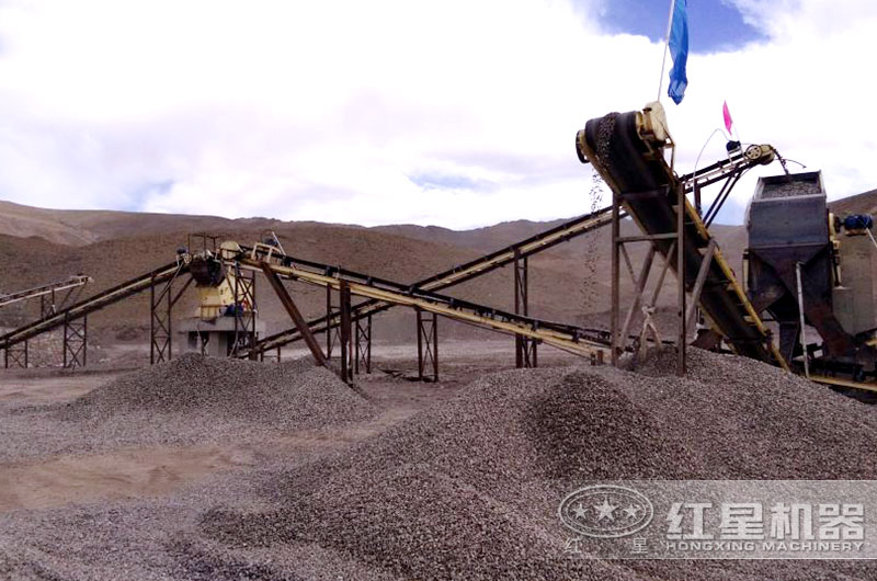 10萬的破碎石頭機(jī)生產(chǎn)現(xiàn)場(chǎng)