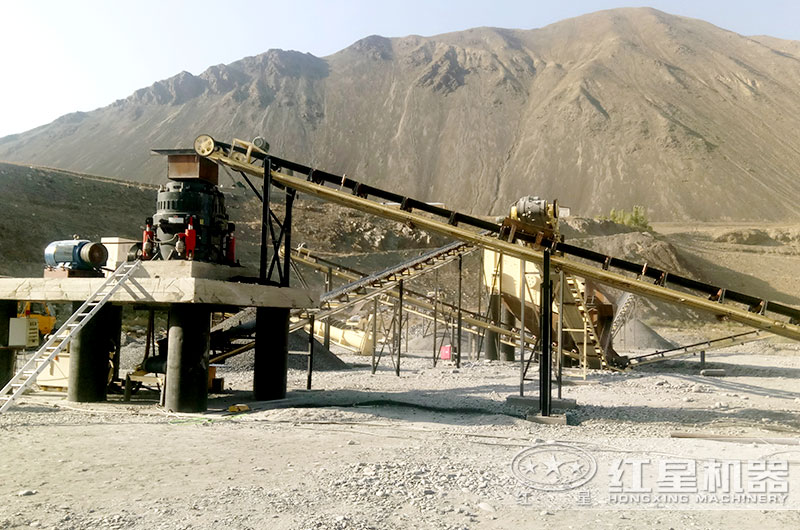 圓錐破碎機制砂生產(chǎn)現(xiàn)場