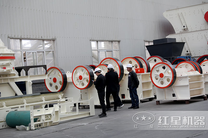 破碎石頭的設(shè)備有哪些？內(nèi)含設(shè)備圖片