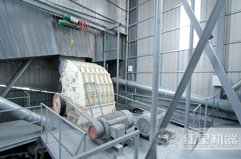 錘式破碎機(jī)能破碎生石灰嗎？有時(shí)產(chǎn)50噸的嗎？