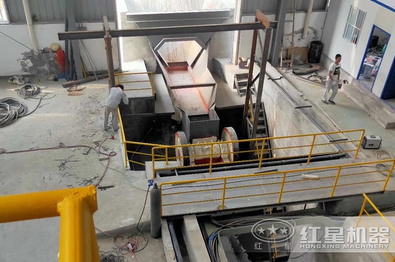 磚廠用頁(yè)巖破碎機(jī)轉(zhuǎn)速一般是多少？頁(yè)巖磚和紅磚哪個(gè)建房子好？