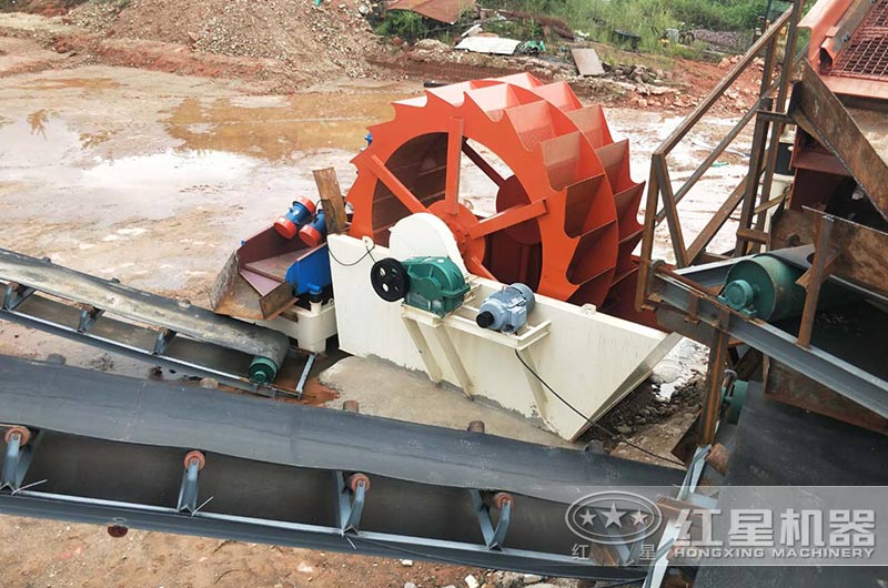 沙包土洗出來的沙好還是河沙好？洗出好沙子的機(jī)器有哪些？