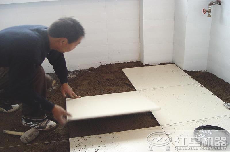 鋪地磚用石粉和沙子哪個(gè)好？制粗石粉用什么制沙機(jī)？